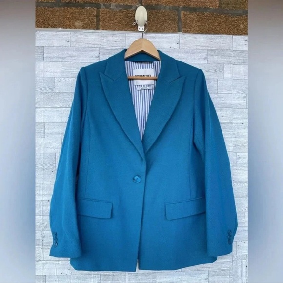 Essentiel Antwerp Cidade Single Breasted
Blazer in Palace Blue size 36/4 - Picture 2 of 15